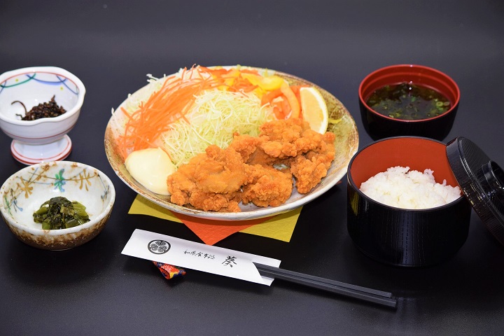 鶏のから揚げ定食sss