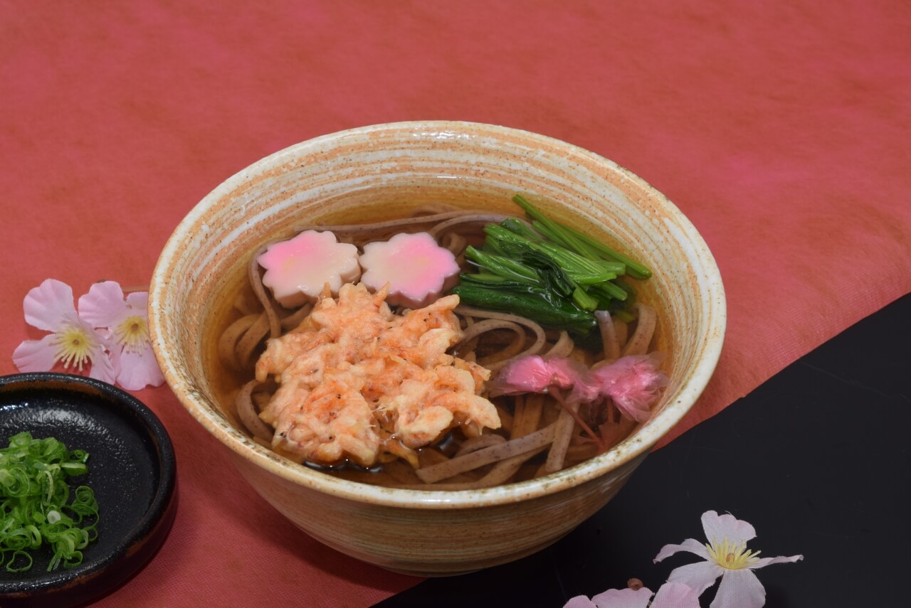 桜エビかき揚げ黒米うどん